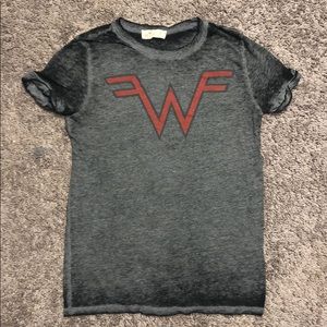 Weezer Tee🌸